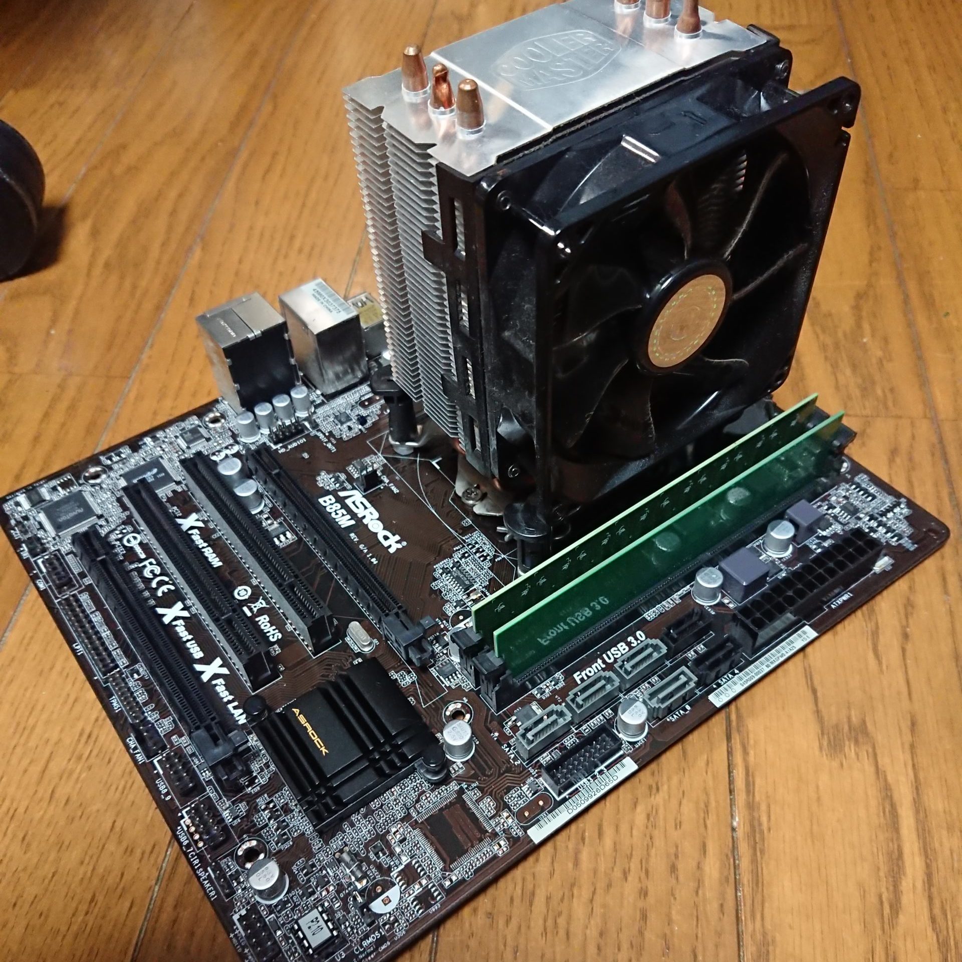 サイドフローのCPUクーラーと９年間使用した自作PC